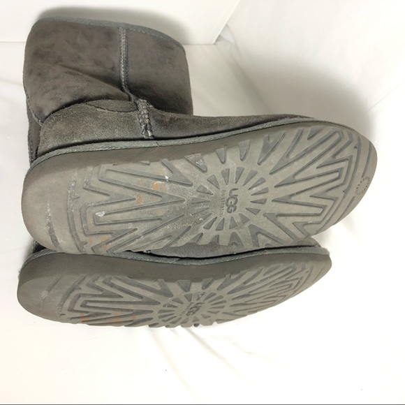 UGG Australia 5825 Women GRAY SUEDE Boots SZ 6 - Picture 7 of 8